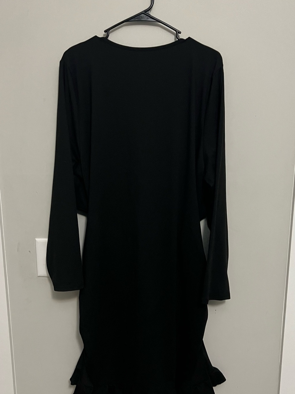 Classic Black Long-Sleeve Women’s Dress 4XL